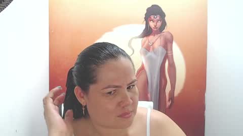 Snapshot of _thamaraa_ chatting on April 2026 02:14:01 AM Tamara online show from April 2026 02:14:01 AM