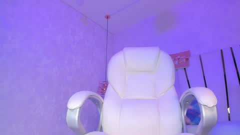 Rousse  online show from December 2024 07:39:02 PM