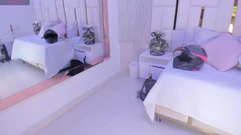 Rousse  online show from September 2025 07:14:02 PM