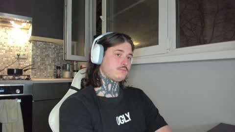 _torfin_ online show from January 2025 06:54:02 PM