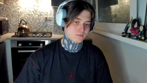 _torfin_ online show from February 2026 08:18:01 PM