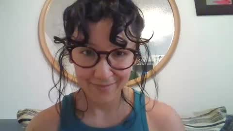 Snapshot of _tutti_frutti_ chatting on October 2025 03:51:02 AM _tutti_frutti_ online show from October 2025 03:51:02 AM