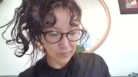 Snapshot of _tutti_frutti_ chatting on October 2025 11:38:02 PM _tutti_frutti_ online show from October 2025 11:38:02 PM