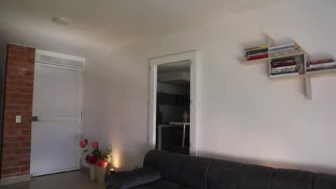 Anastasia Vahos online show from November 2025 05:46:01 PM