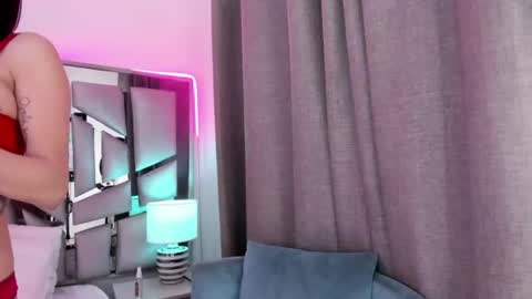 Snapshot of _valeria_saenz_ chatting on June 2026 03:04:02 AM _valeria_saenz_ online show from June 2026 03:04:02 AM