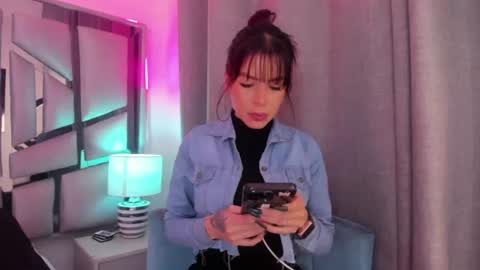 Snapshot of _valeria_saenz_ chatting on July 2026 03:02:02 AM _valeria_saenz_ online show from July 2026 03:02:02 AM