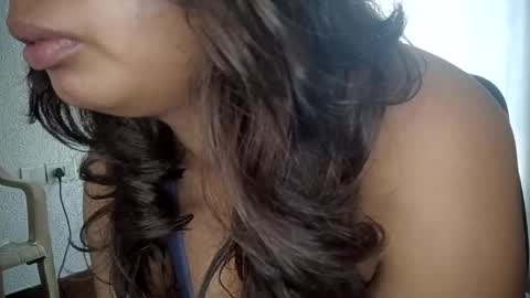 _vanshika_0 online show from September 2025 08:03:01 AM