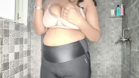 _vanshika_0 online show from November 2025 11:45:01 AM