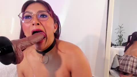 Snapshot of _veronicadeleon_ chatting on February 2025 04:07:01 PM Veronica online show from February 2025 04:07:01 PM