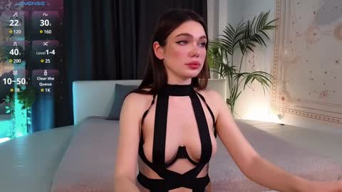 Vickie online show from January 2025 04:53:01 PM