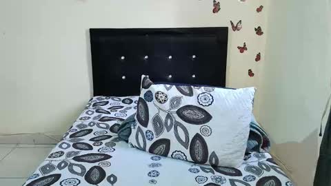 _victoriia_971 online show from October 2025 01:59:02 PM