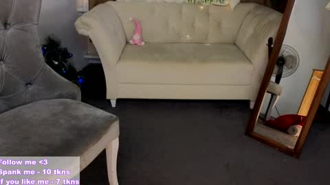 Violet online show from December 2024 03:13:02 AM