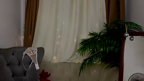 Violet online show from January 2025 11:26:01 PM