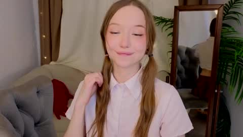 Violet online show from March 2025 11:18:02 PM