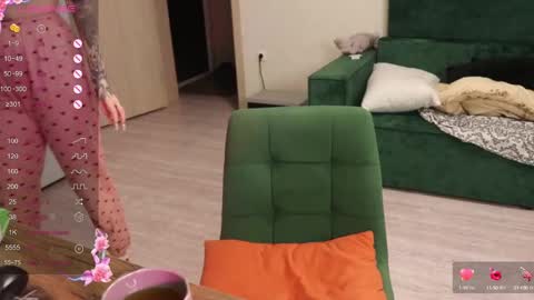 Snapshot of _viv1an_ chatting on January 2025 06:38:02 PM Alis online show from January 2025 06:38:02 PM