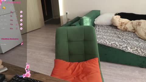 Snapshot of _viv1an_ chatting on January 2025 01:02:02 PM Alis online show from January 2025 01:02:02 PM