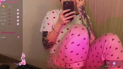 Snapshot of _viv1an_ chatting on January 2025 06:27:02 PM Alis online show from January 2025 06:27:02 PM