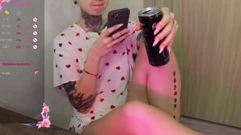 Snapshot of _viv1an_ chatting on January 2025 10:42:02 AM Alis online show from January 2025 10:42:02 AM