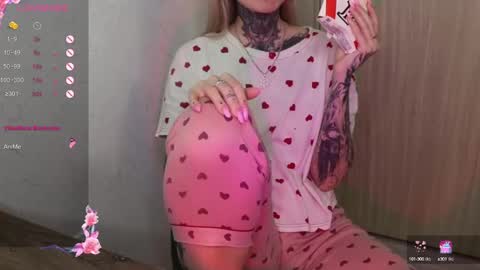 Snapshot of _viv1an_ chatting on January 2025 06:12:02 PM Alis online show from January 2025 06:12:02 PM