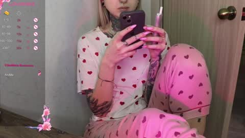 Snapshot of _viv1an_ chatting on January 2025 09:15:01 PM Alis online show from January 2025 09:15:01 PM