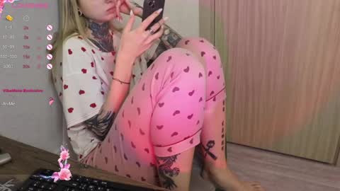 Snapshot of _viv1an_ chatting on February 2025 08:41:01 PM Alis online show from February 2025 08:41:01 PM