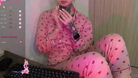 Snapshot of _viv1an_ chatting on February 2025 08:59:02 PM Alis online show from February 2025 08:59:02 PM