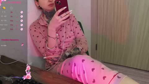 Snapshot of _viv1an_ chatting on February 2025 04:14:01 PM Alis online show from February 2025 04:14:01 PM