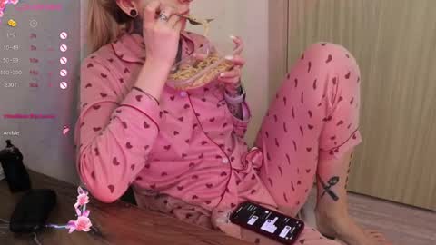 Snapshot of _viv1an_ chatting on February 2025 02:16:02 PM Alis online show from February 2025 02:16:02 PM