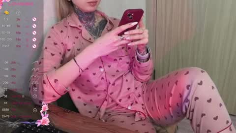 Snapshot of _viv1an_ chatting on February 2025 05:18:02 PM Alis online show from February 2025 05:18:02 PM