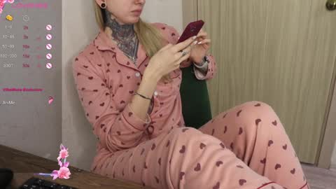 Snapshot of _viv1an_ chatting on February 2025 12:11:02 PM Alis online show from February 2025 12:11:02 PM