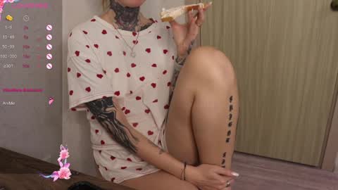 Snapshot of _viv1an_ chatting on February 2025 12:43:01 PM Alis online show from February 2025 12:43:01 PM