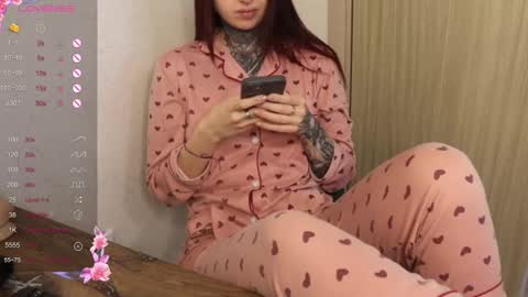 Snapshot of _viv1an_ chatting on March 2025 05:11:02 AM Alis online show from March 2025 05:11:02 AM