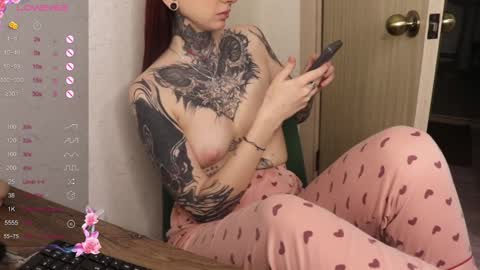 Snapshot of _viv1an_ chatting on March 2025 06:45:01 PM Alis online show from March 2025 06:45:01 PM