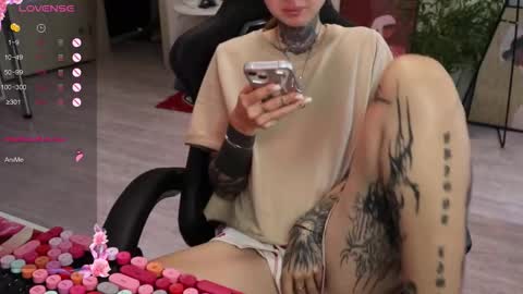 Snapshot of _viv1an_ chatting on September 2025 07:21:02 AM Alis online show from September 2025 07:21:02 AM