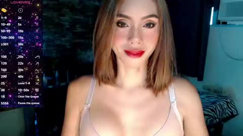 Snapshot of _vivalastransvegas_ chatting on July 2026 02:40:02 AM Althea online show from July 2026 02:40:02 AM