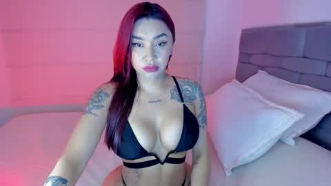 Snapshot of _viviana chatting on May 2026 02:30:01 AM INSTAGRAM pinzon viviana online show from May 2026 02:30:01 AM