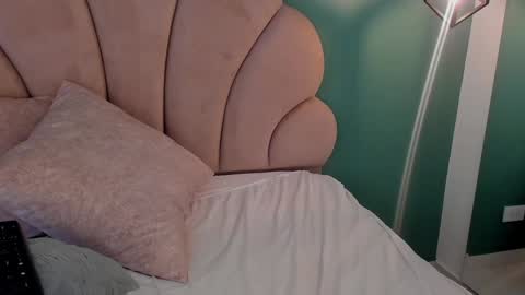 Snapshot of _vix555_ chatting on January 2025 12:04:02 PM Vix online show from January 2025 12:04:02 PM