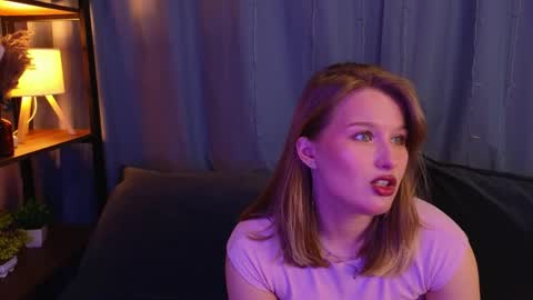 _watchmesmile_ online show from April 2026 04:26:01 AM