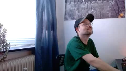 Snapshot of _whoisthatguy_ chatting on October 2025 12:28:02 PM _whoisthatguy_ online show from October 2025 12:28:02 PM