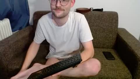 _whoisthatguy_ online show from December 2025 06:45:02 PM