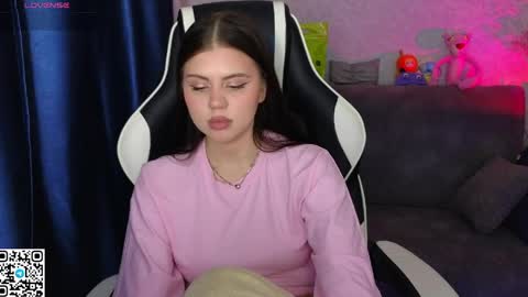 Fiona and Wayne online show from April 2026 02:21:01 PM