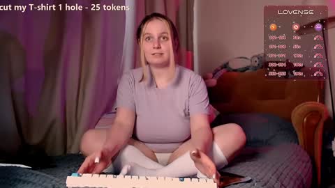 Snapshot of _wikki_ chatting on January 2025 10:34:02 AM Tory lavender - MV online show from January 2025 10:34:02 AM