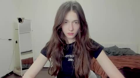 Willa online show from September 2025 04:42:02 PM