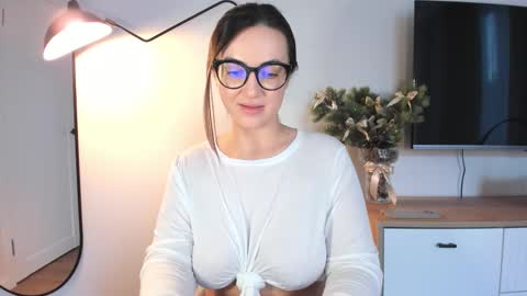 Nika online show from December 2024 11:19:01 AM