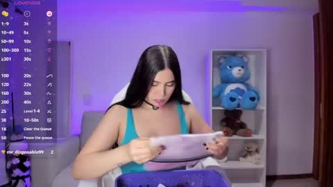 Luisa  online show from May 2026 06:32:01 AM