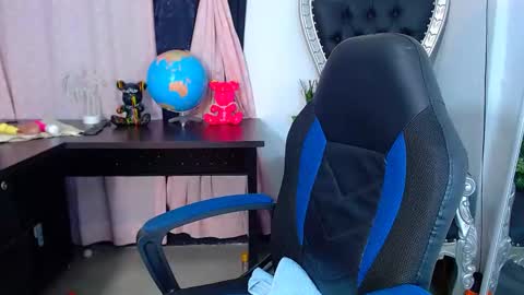 Snapshot of _xxxlittlegirl chatting on January 2025 12:28:02 PM ZARA online show from January 2025 12:28:02 PM