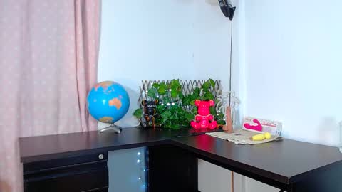 Snapshot of _xxxlittlegirl chatting on January 2025 12:37:02 PM ZARA online show from January 2025 12:37:02 PM