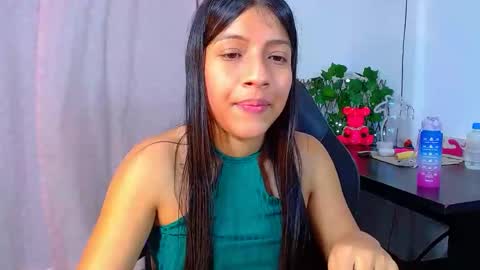 Snapshot of _xxxlittlegirl chatting on February 2025 03:41:02 PM ZARA online show from February 2025 03:41:02 PM