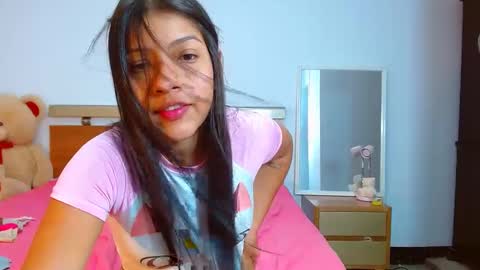 Snapshot of _xxxlittlegirl chatting on February 2025 02:27:02 PM ZARA online show from February 2025 02:27:02 PM