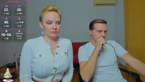 Snapshot of _yourpleasure_ chatting on December 2024 08:34:01 PM Candice and Mark online show from December 2024 08:34:01 PM